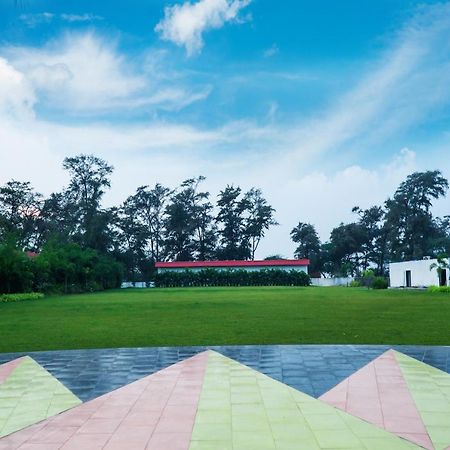 Shanti Resorts Valsad Exterior foto