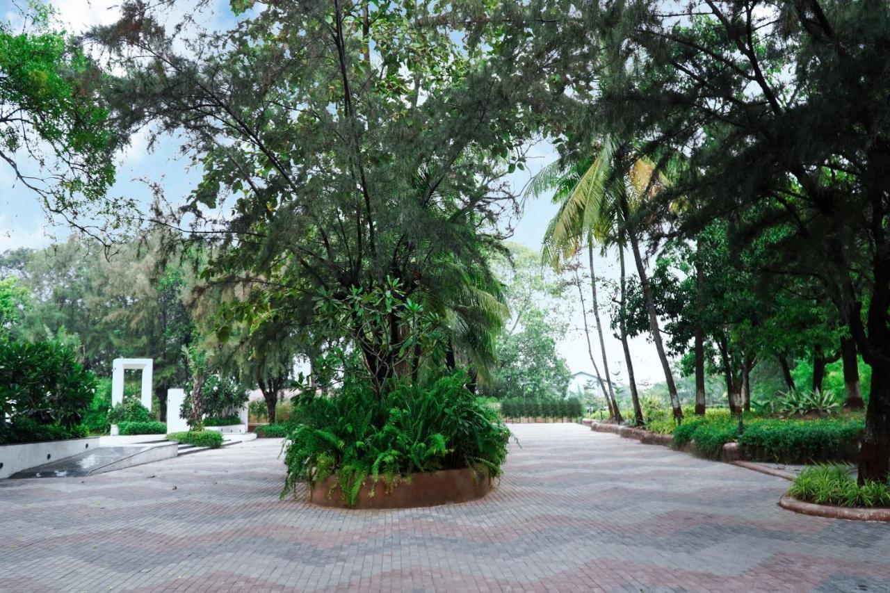Shanti Resorts Valsad Exterior foto