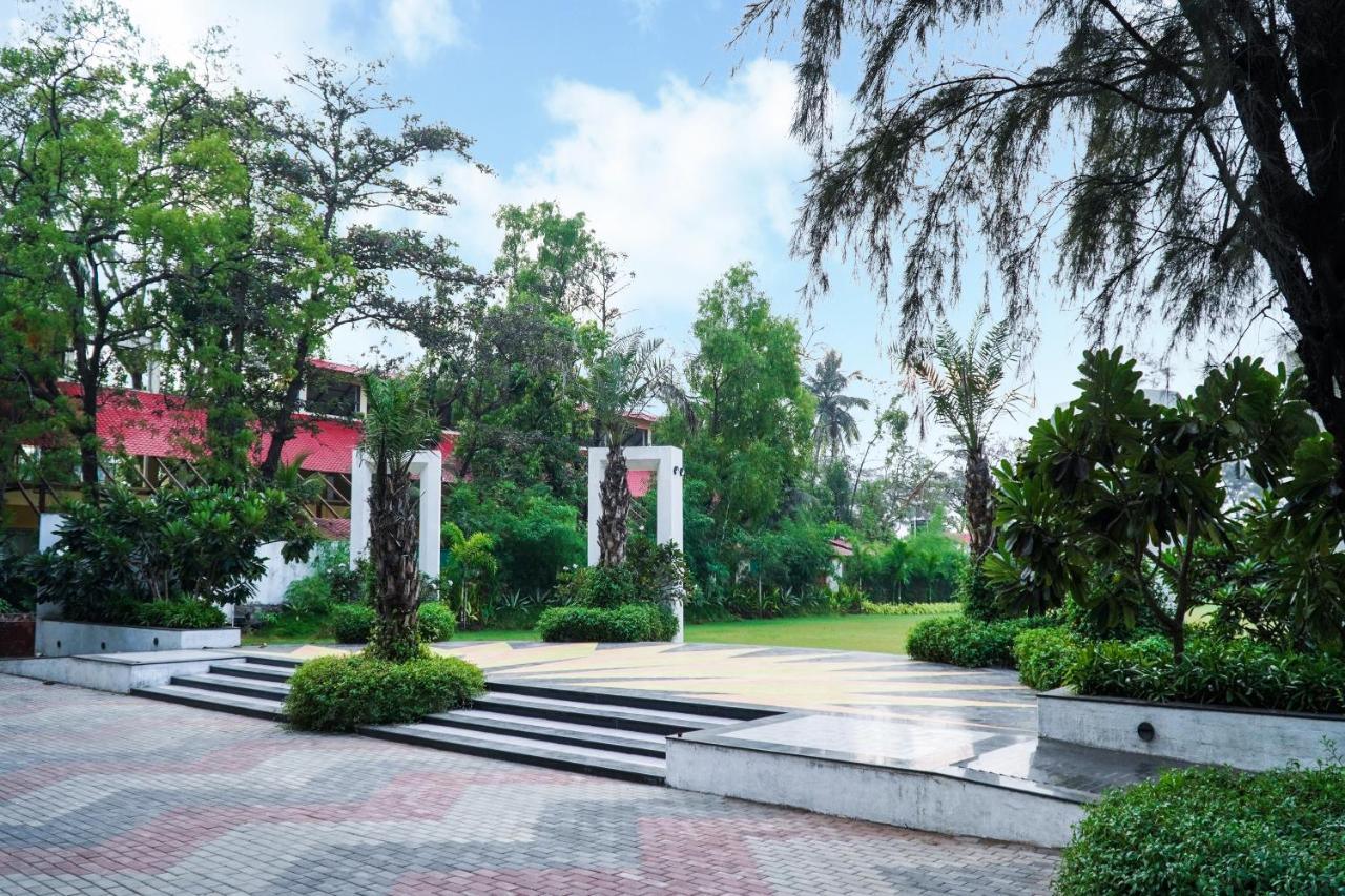 Shanti Resorts Valsad Exterior foto